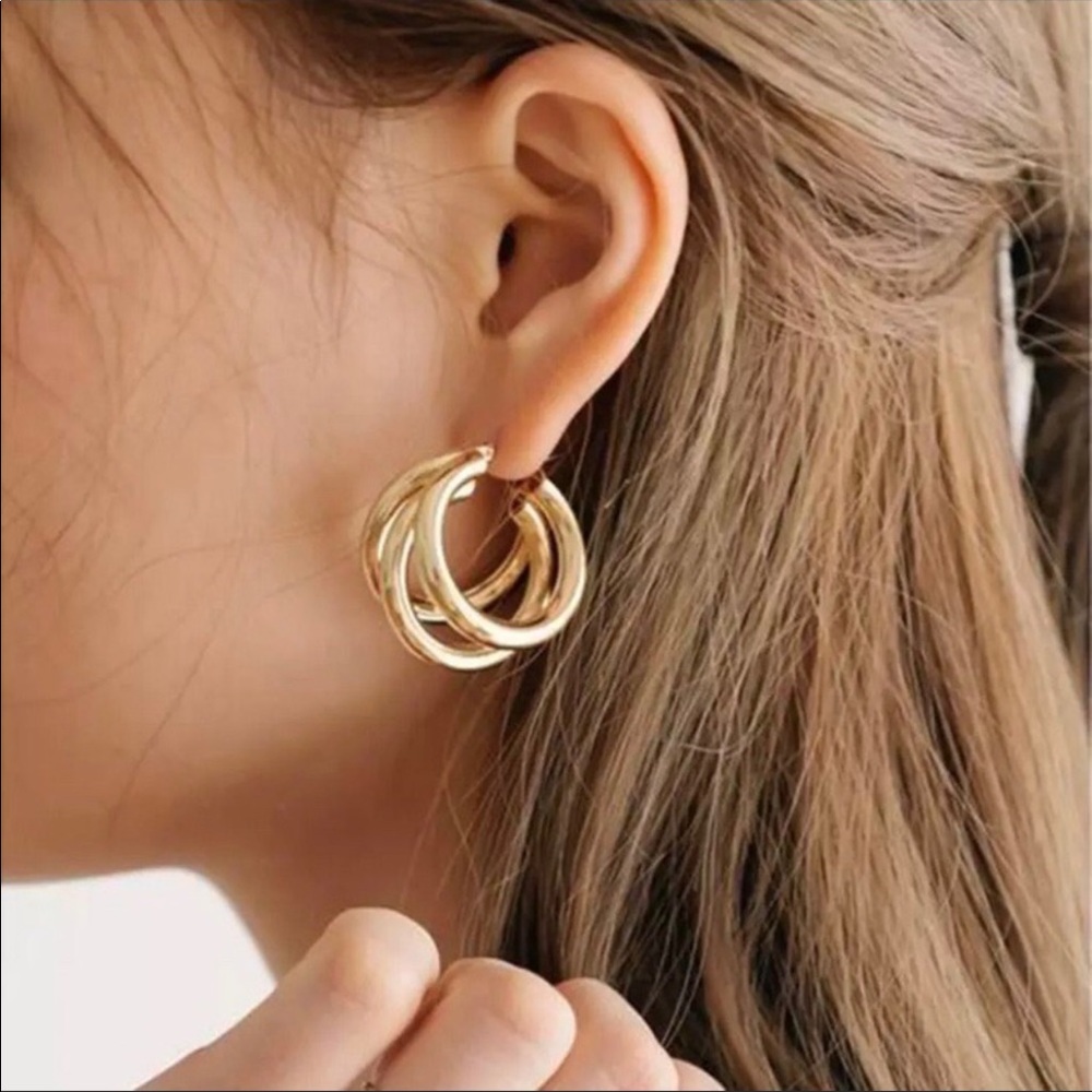 New Gold Round Hoop Earrings - Picture 3 of 8